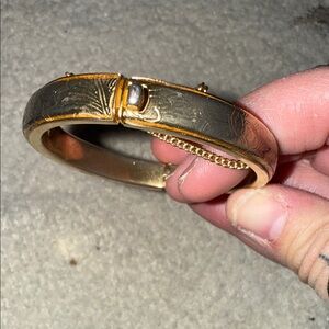 ❤️ 1 HR SALE Vintage floral etched Bracelet